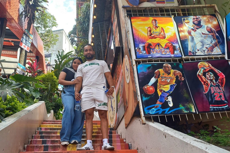 Medellín: City Sightseeing Tour, Comuna 13 and Major Sights. Shared sightseeing tour