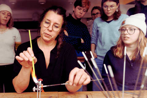 Kabelvåg: Laboratorio di gioielli in vetroKabelvåg: Laboratorio di gioielli in vetro - 1 ora