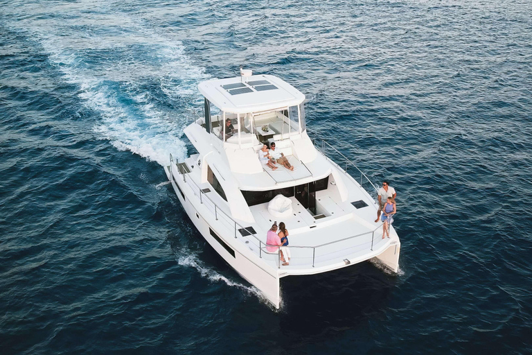 Waikiki Exclusive Snorkel + Lunch