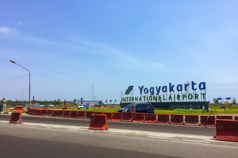 Serviço de embarque e desembarque no Aeroporto Internacional de YogyakartaServiço de traslado do Aeroporto Internacional de Yogyakarta para buscar você