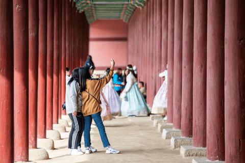 جولة سيرًا على الأقدام في قصر جيونج بوكجونج