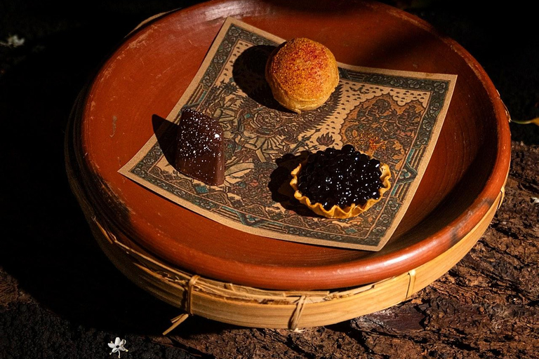 Ubud: Gastronomic Theatrical Dinner & 11-Course Experience LINGKARAN – Wine Pairing