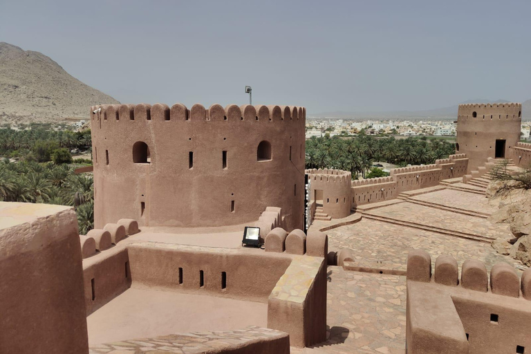 Muscat: Visit Grand Mosque, Nakhal Fort & Hot Spring Tour