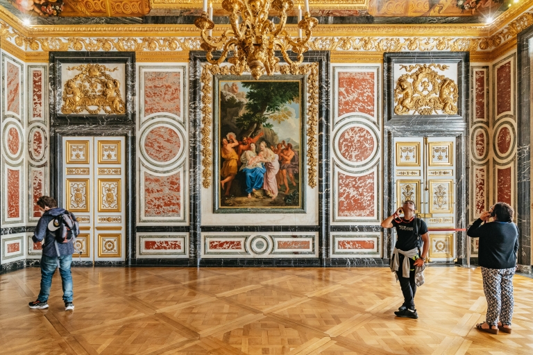 Versalles: tour guiado sin colas por palacio y jardinesTour en grupo en inglés