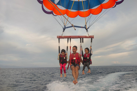 Bali: Experiência de aventura de parapente na praia de Nusa DuaOpção de ponto de encontro