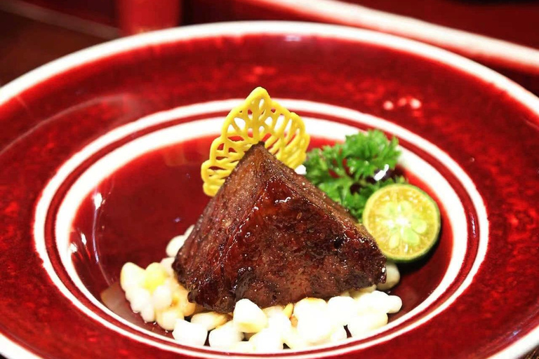 Beijing: Royal Cultural Dinner Show – YanWaiYan Standard Seating - Dinner