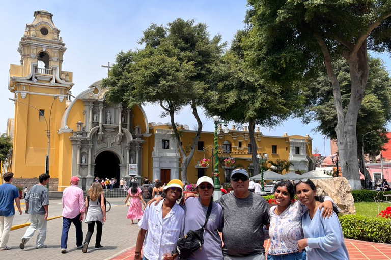 Lima: Private Tour of Barranco, La Herradura, and the Pachacámac Sanctuary