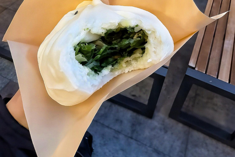 Shanghai Vegetarian Morning Walk with Local Breakfast