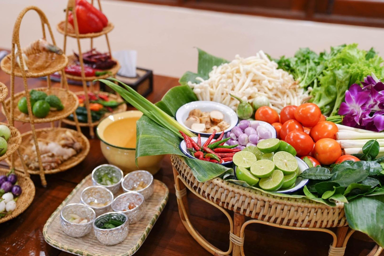 曼谷：白莲花泰式烹饪课+市场探访曼谷：白莲花泰式烹饪课程与市场导览