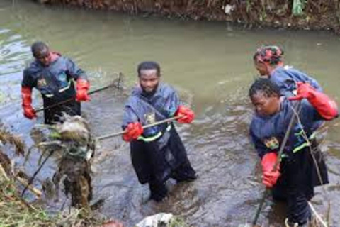 Nairobi: River Kayaking and Clean-Up Experience