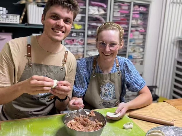 Shanghai: 2-Hour Hands-On Dumpling Class at a Local Home