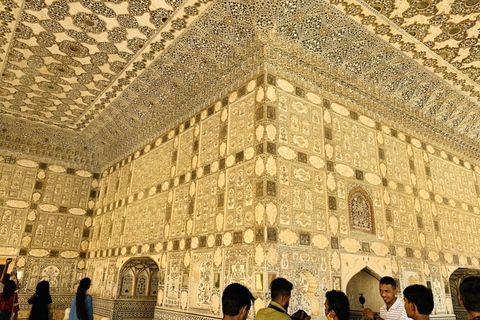 Jaipur: Amber Fort Heritage Walking Tour with Guide Guided Tour with Entrance Fee, Pickup, and Drop-Off Included