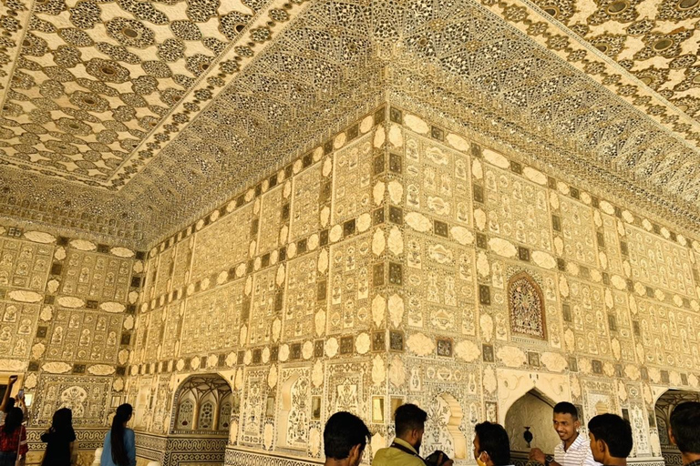 Jaipur: Amber Fort Heritage Walking Tour with Guide Guided Tour with Entrance Fee, Pickup, and Drop-Off Included