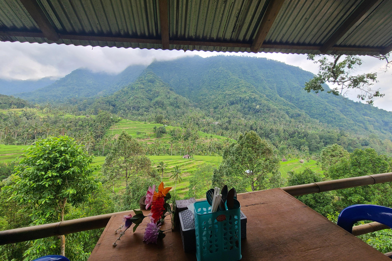 Bali Hidden Trekking, Wasserrutsche, Sekumpul, &amp; Fiji WasserfallAbholung vom Hotel und Rücktransfer zum Hotel inbegriffen