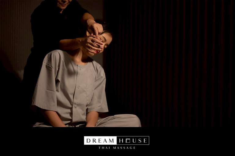 Bangkok: Dream House Thai Massage near Emquartier Aroma Oil Massage (60 mins)
