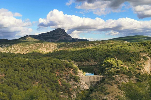 From Tholonet to the Bibémus quarries: Cézanne Hike