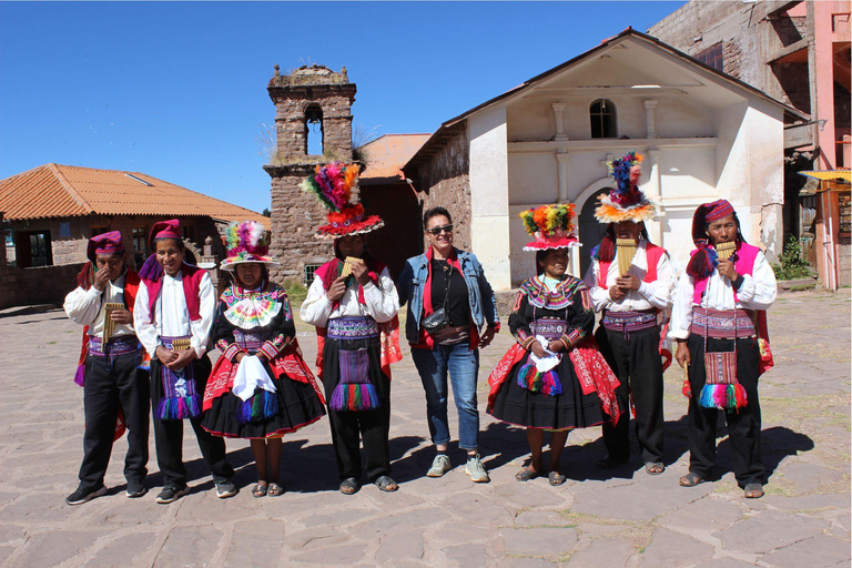 Puno: Uros Taquile Tour + Overnight in Luquina Community (VIP Speedboat) Puno: Uros Taquile Tour + Overnight Stay in Luquina Community (VIP Speedboat)