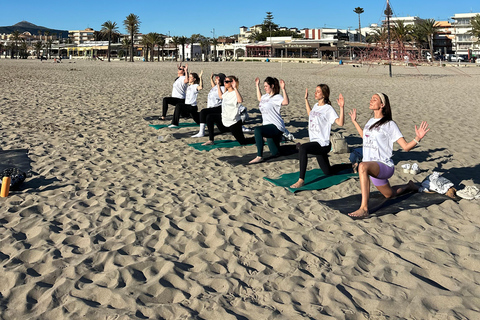 Alicante: PRIVATE Beach Yoga Class at Playa del Postiguet Alicante: Private Yoga Class at Playa del Postiguet
