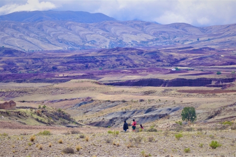 Sucre : Randonnée dans le cratère de Maragua et découverte des empreintes de dinosaures (1 jour)Randonnée dans le cratère de Maragua - Sucre - 1 jour - Circuit privé