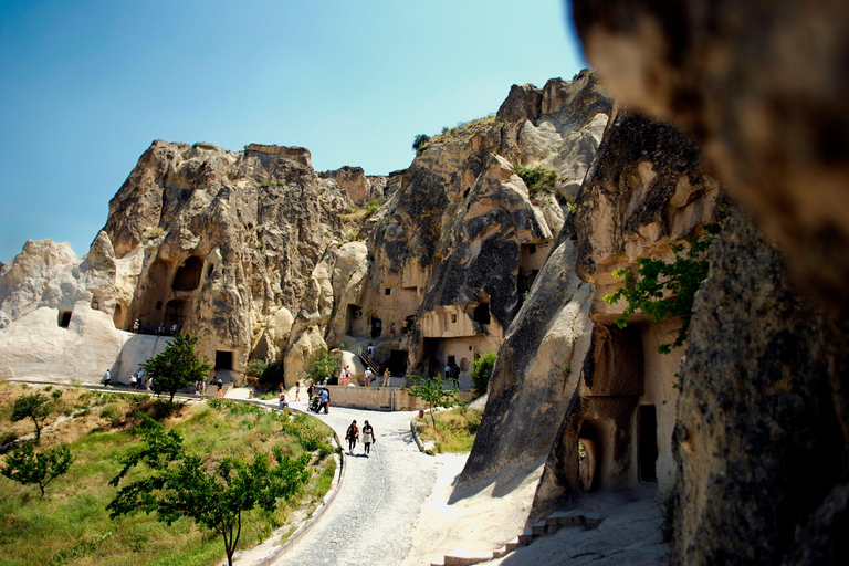 Rode tour door Cappadocië met lunch en museumtickets (kleine groep)Cappadocië rode tour met lunch en museumtickets kleine groep