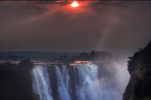 Victoria Falls: Sunrise Tour with Guide