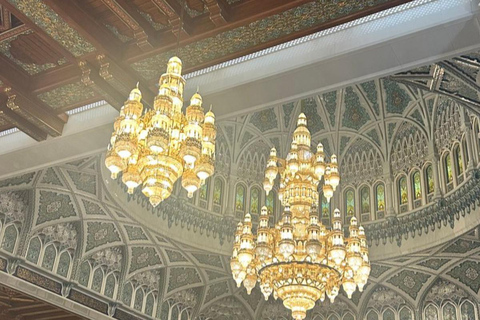 Muscat: City Highlights Tour with Grand Mosque & Souq Shared