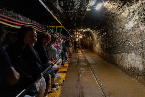 Cracovia: Expedición en barco subterráneo y tour por las minas de sal de la UNESCO