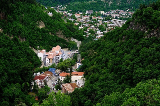 Vanuit Tbilisi: Rondleiding door Vardzia, het kasteel Rabati en Borjomi