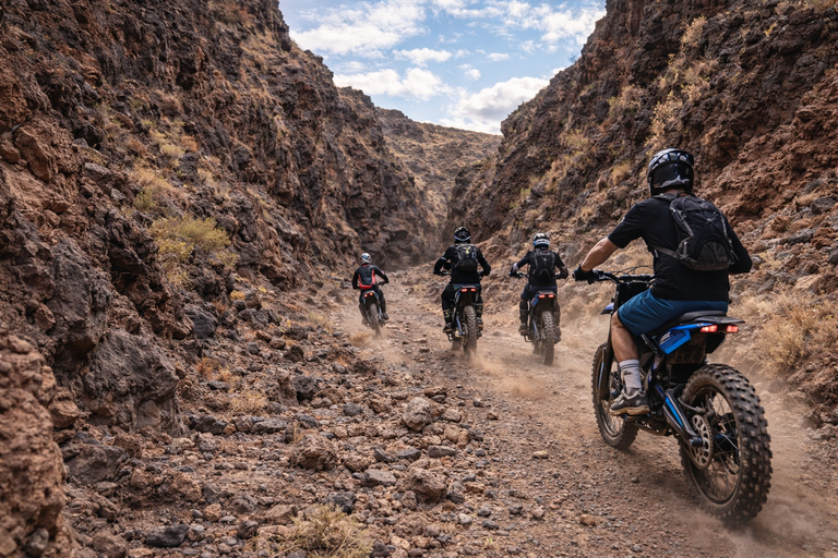 Tenerife: Ocean View Electric Dirt Bike Coastal Adventure 20 min Talaria EBike Test Drive on dirt track