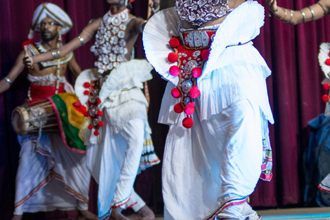 Kandy: Night Tour with Cultural Show, Buddha, & Dinner