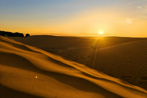Dżerba: Zachód słońca, wschód słońca i jedna noc w berberyjskim namiocie.Dżerba: zachód słońca, wschód słońca i jedna noc w berberyjskim namiocie.