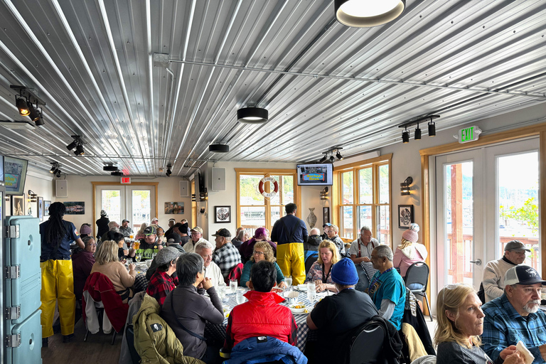 凯奇坎伐木工表演和螃蟹盛宴