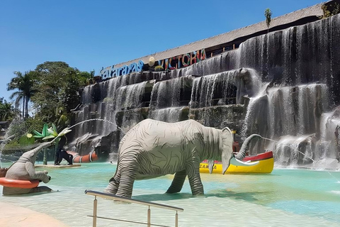 Medellín: rafting, Hacienda Nápoles e almoçoPasseio combinado: Hacienda Napoles e rafting no Rio Claro