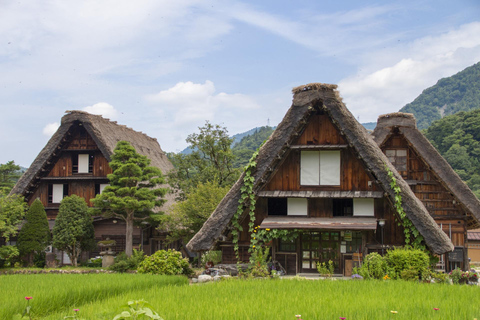 Desde Nagoya: Excursión de un Día a Gujo, Hida Takayama y Shirakawa-go