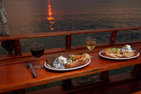 Cancun: A Romantic Galleon night with dinner, drinks & music Tour from Tulum - Vegetarian Dinner