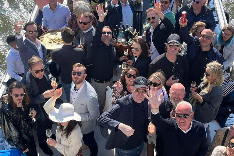 Antwerp: Private Harbor Cruise with Aperitif near the MAS XL Antwerp: Private Harbor Cruise with Aperitif near the MAS