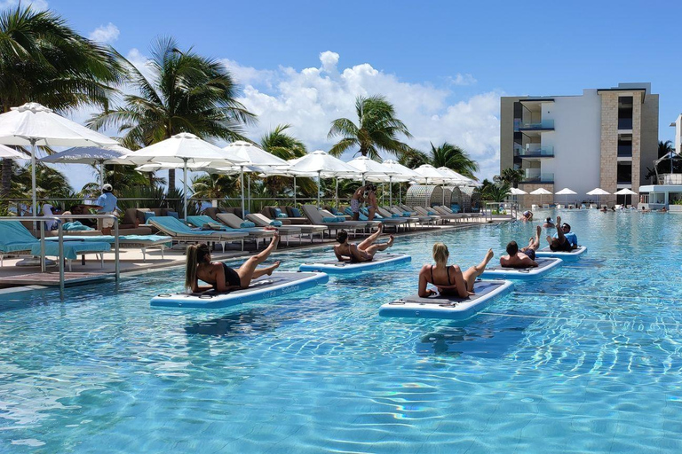 Prive shuttle van Haven Riviera Cancún naar CUN Luchthaven