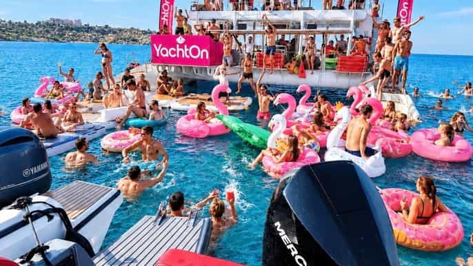 Ayia Napa/Protaras: festival flotante YachtOn con barra libre