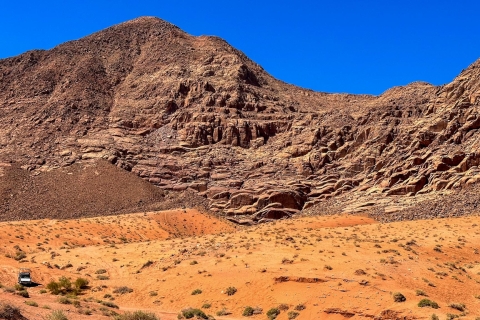 Wandeling Jebel um e'ddami of Jebel Hash - Hoogtepunt van Wadi RumWandelen - Uitzicht vanaf de berg Jebel um e'ddami - dagtocht
