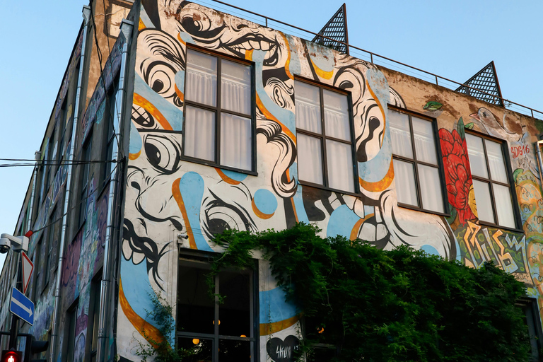 第比利斯：与 Chacha 一起徒步导览法布里卡和 Chughureti英语 - 小型团体之旅 - 3 小时