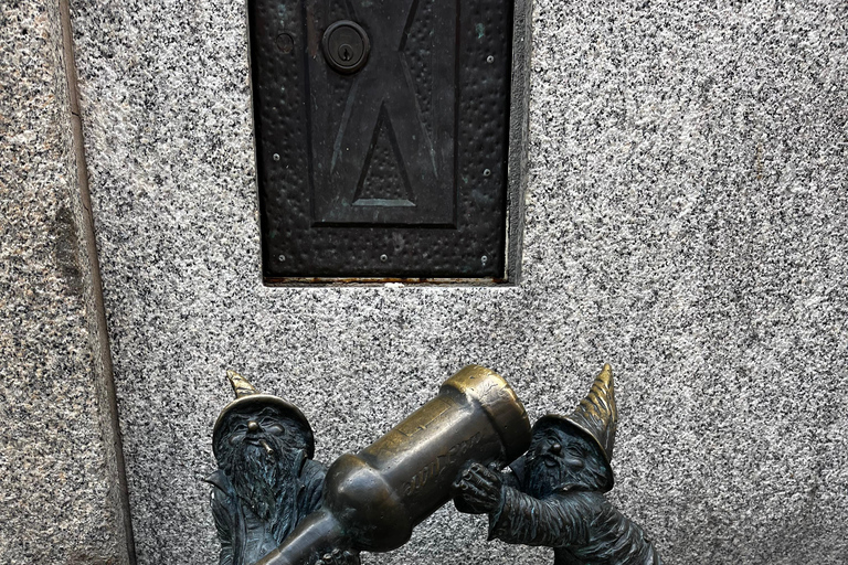 Tour di 1,5 ore in minibus elettrico tra i nani di Wrocław e le sue attrazioni1 ora: Città Vecchia, Università, Mercato, Isola della Cattedrale