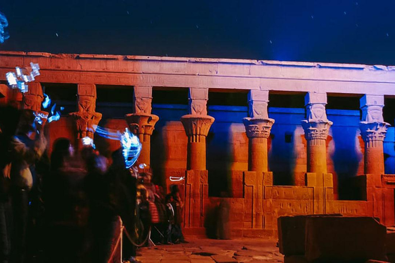 Spectacle son et lumière du temple de Philae à Assouan