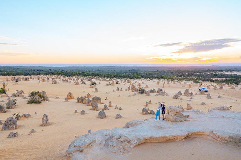 Perth-Pinnacles Desert: High Tea & Dark Sky Astronomy Tour Pinnacles Desert Photog/ High Tea & Dark Sky Astronomy Tour