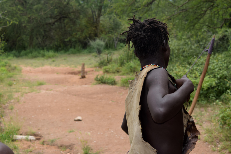Au départ d'Arusha : circuit du lac Eyasi, des villages Datoga et HadzabeAu départ d'Arusha : visite du lac Eyasi, des villages Datoga et Hadzabe