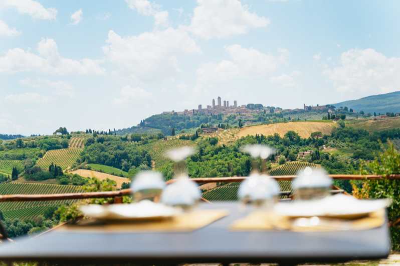 Из Флоренции: однодневный тур в Тоскану, опция: обед и вино