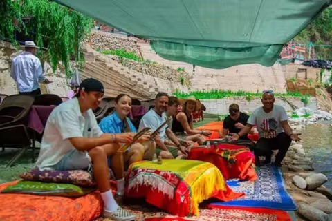 Marrakech à la vallée de l&#039;Ourika - Excursion d&#039;une journée avec déjeuner et cascadeExcursion d&#039;une journée panoramique de Marrakech à la vallée de l&#039;Ourika, déjeuner et ca
