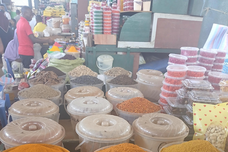 Mombasa: Old Town, Fort Jesus, and Village Day Tour