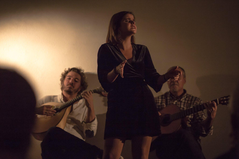 Lisboa: Noche de Fado con Cena en auténtico Club de Fado