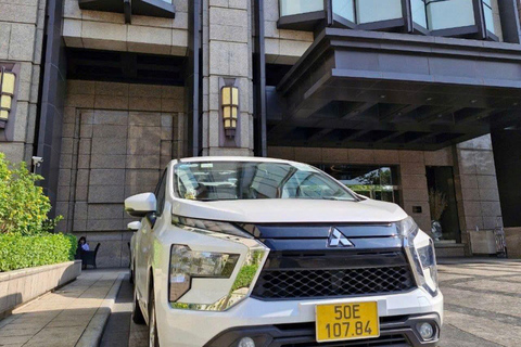 Taxi privato: Aeroporto Tan Son Nhat - Distretto 2, 7, 8, 12VAN ( 8 persone + 8 bagagli )