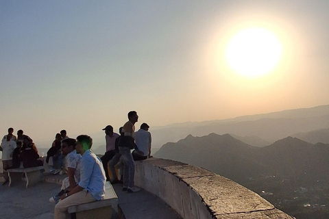 Monsoon Palace visit with Hotel Pickup-dropoff All Inclusive Guided Hiking at Monsoon Palace with Lunch